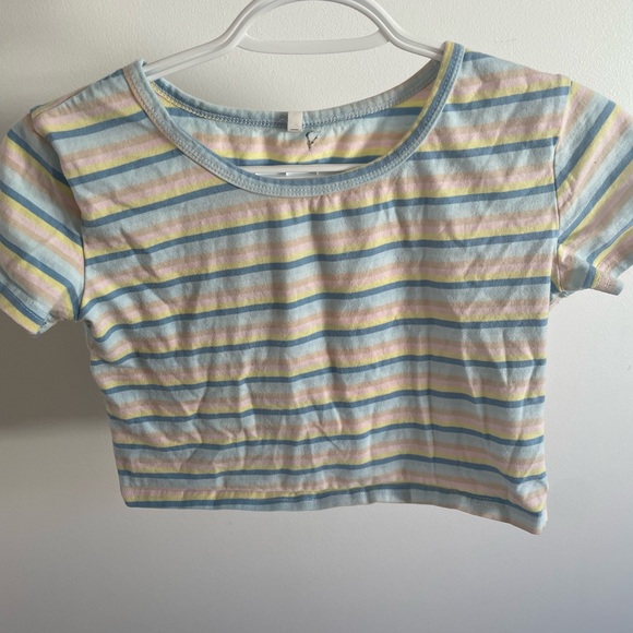 Cute colourful cropped tee - Picture 1 of 3